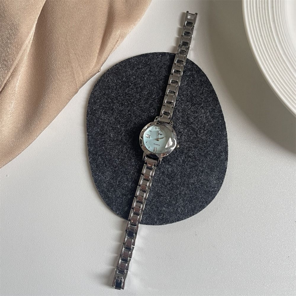 Fashionable Exquisite Golden W - Smartwatch Vintage Watches For Women review and price